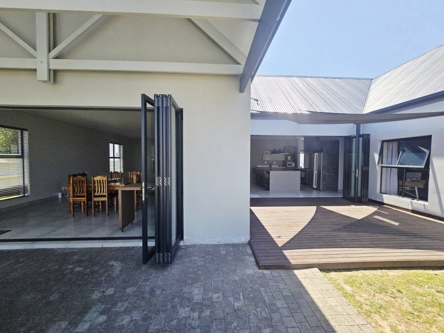 4 Bedroom Property for Sale in Kingswood Golf Estate Western Cape